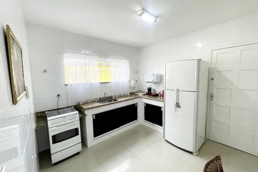 Casa Bela - A 350m Do Centro De Com Piscina E Churrasqueira 12 Pessoas * Miguel Pereira