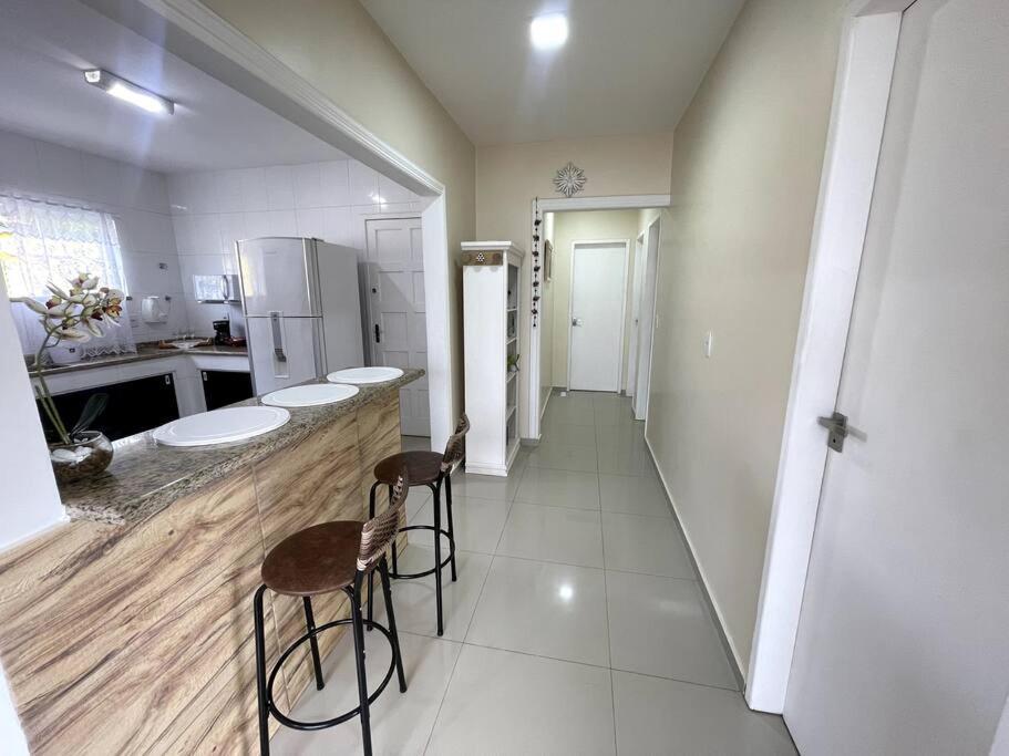 Casa Bela - A 350m Do Centro De Com Piscina E Churrasqueira 12 Pessoas * Miguel Pereira